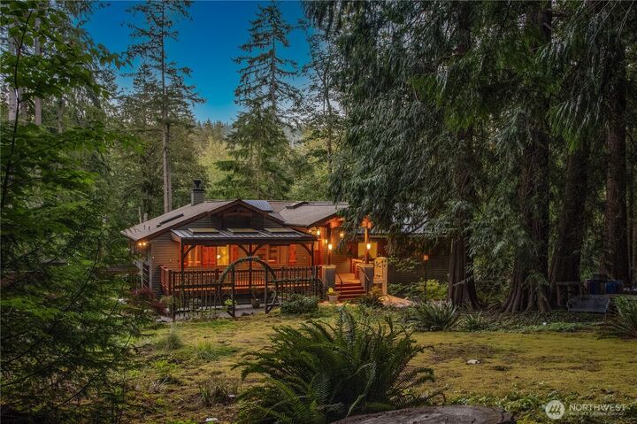 Property Photo:  14808  260th Avenue SE  WA 98027 