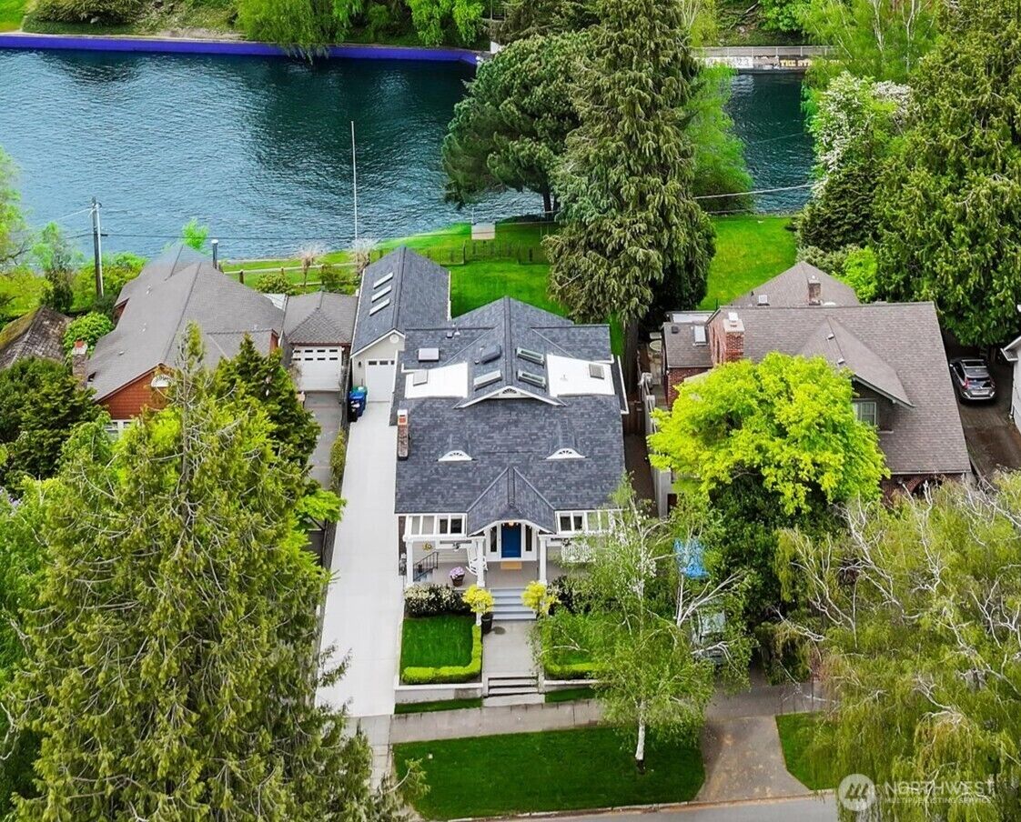 Property Photo:  1852 E Shelby Street  WA 98112 