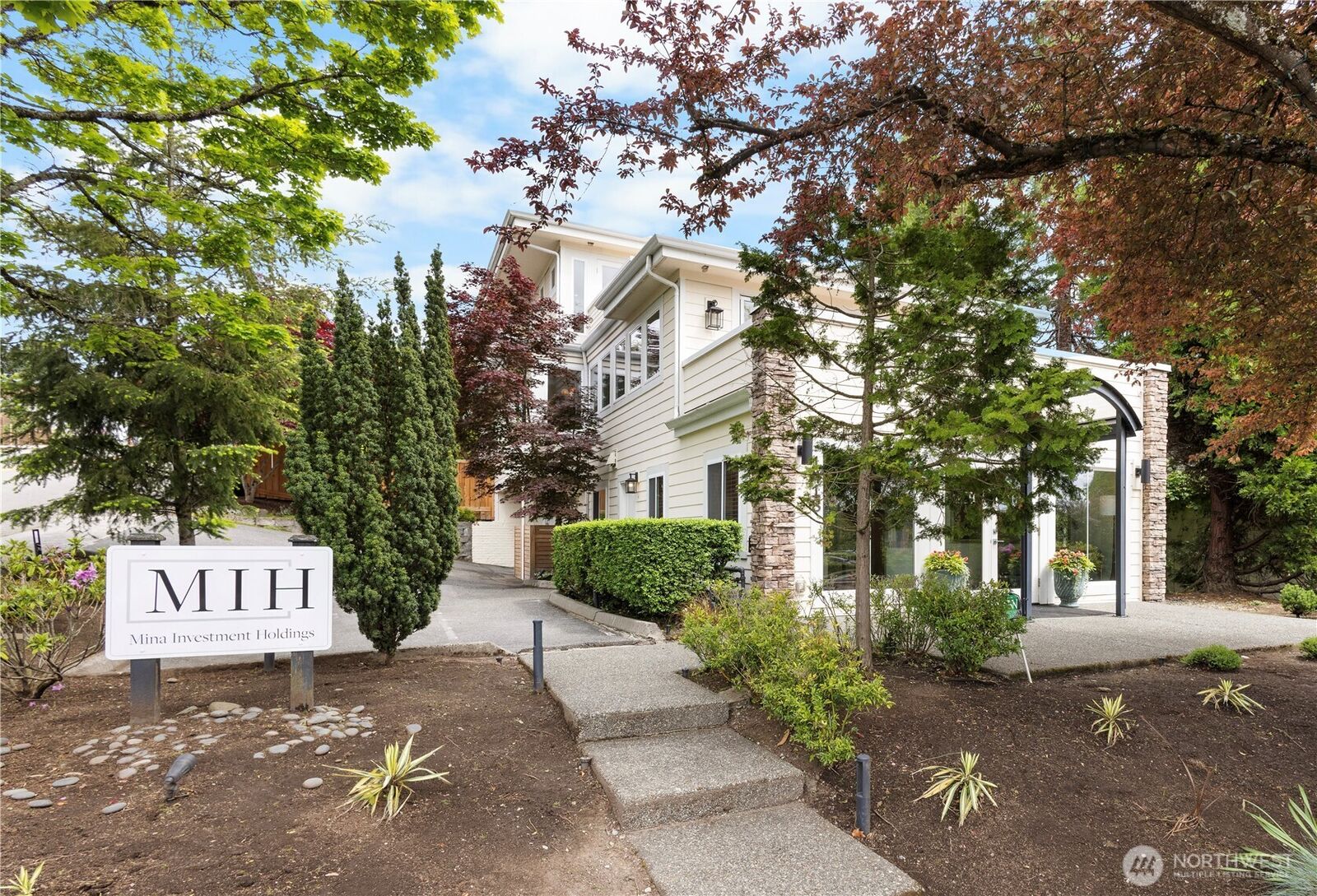 Property Photo:  1418  Market Street  WA 98033 