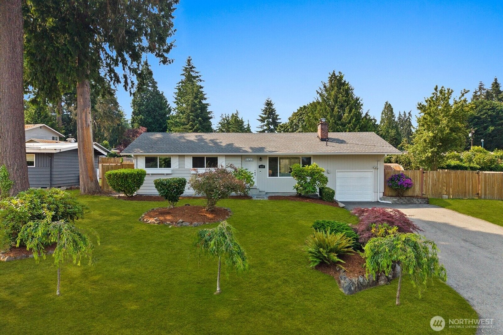 Property Photo:  617 SW 299th Street  WA 98023 