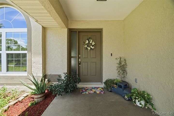 Property Photo:  2877 W Axelwood Drive  FL 34465 