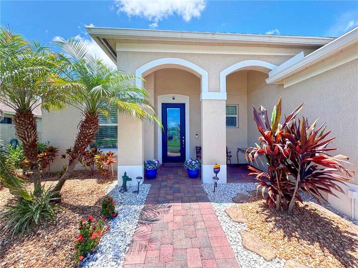 Property Photo:  