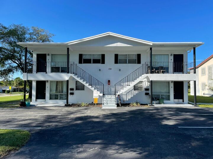 Property Photo:  199 SW 15th Street 3  FL 33432 