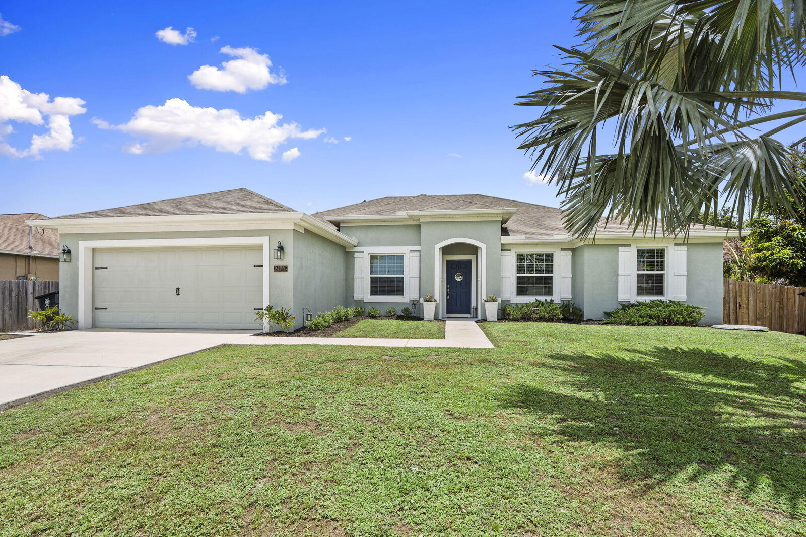 Property Photo: 2141 SW Leafy Road FL 34953
