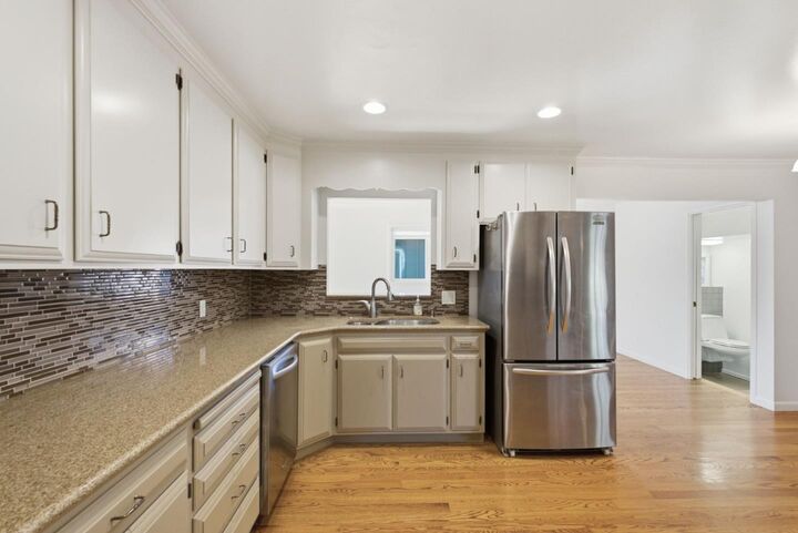 Property Photo:  2525 Dekoven Avenue  CA 94002 