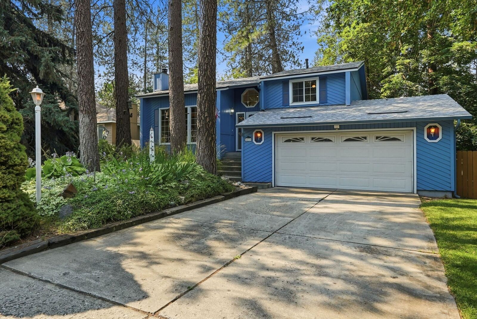 Property Photo: 4814 E Peone Pines Dr WA 99021