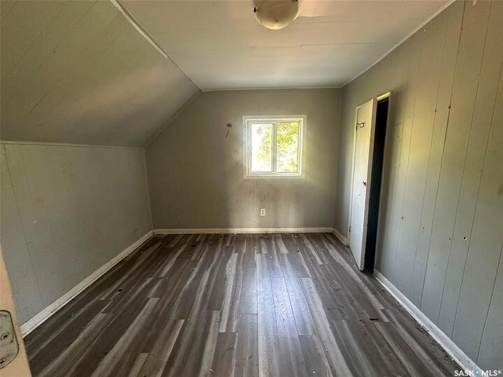 Property Photo:  619 L Avenue S  SK S7M 2H6 