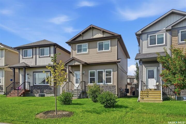 Property Photo:  235 Rosewood Boulevard E 70  SK S7V 0J3 