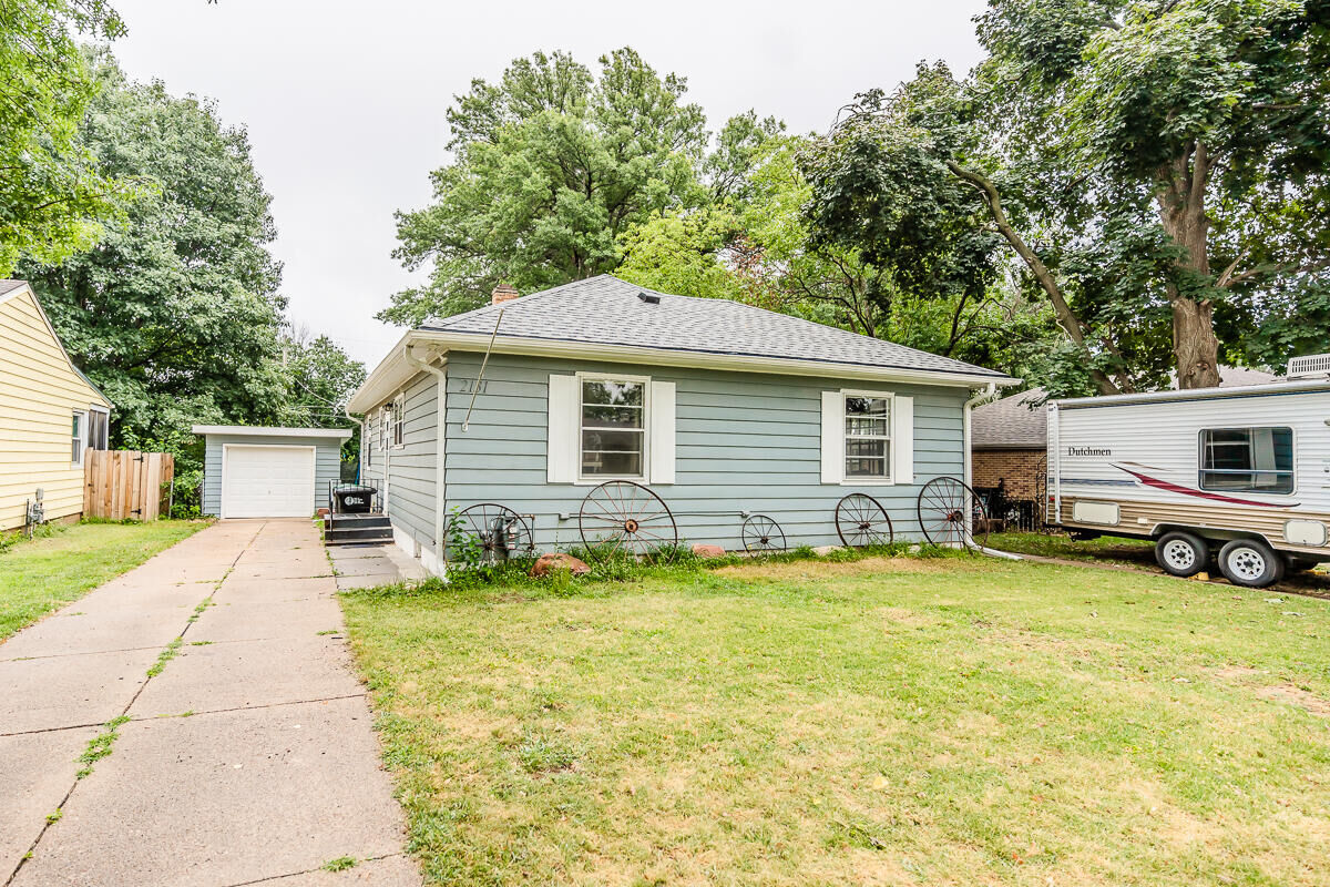 Property Photo:  2131 S 38th  Avenue  NE 68105 