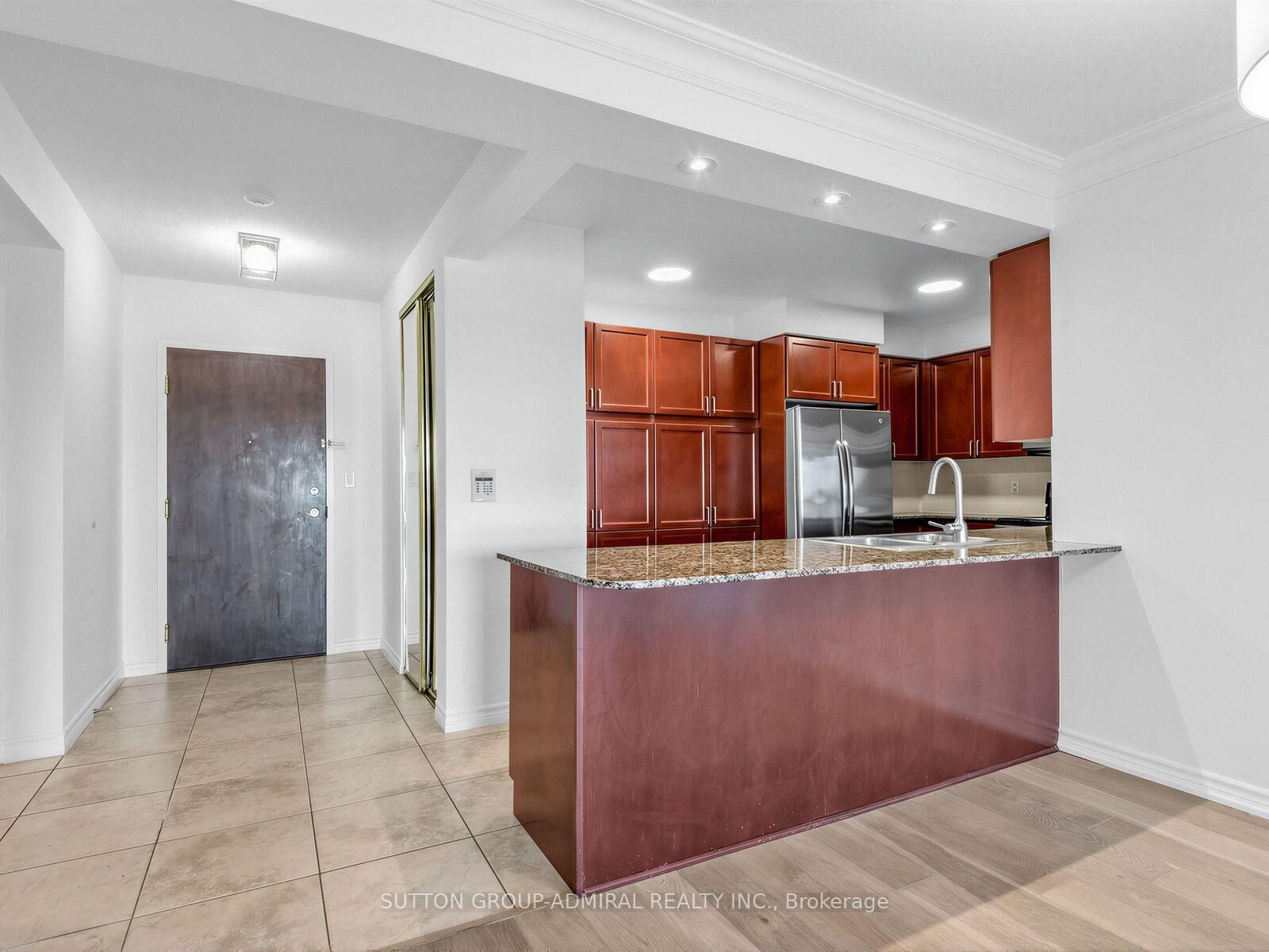 Property Photo:  88 Promenade Circle 408  ON L4J 9A4 
