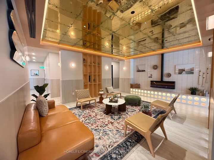 Property Photo: 1660 Bloor Street W 810 ON M6P 1A8