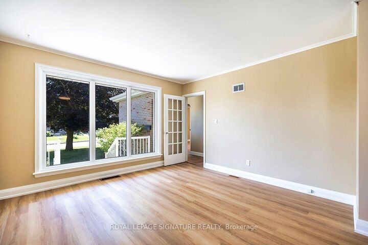 Property Photo: 812 Schneider Place ON K9H 5S5