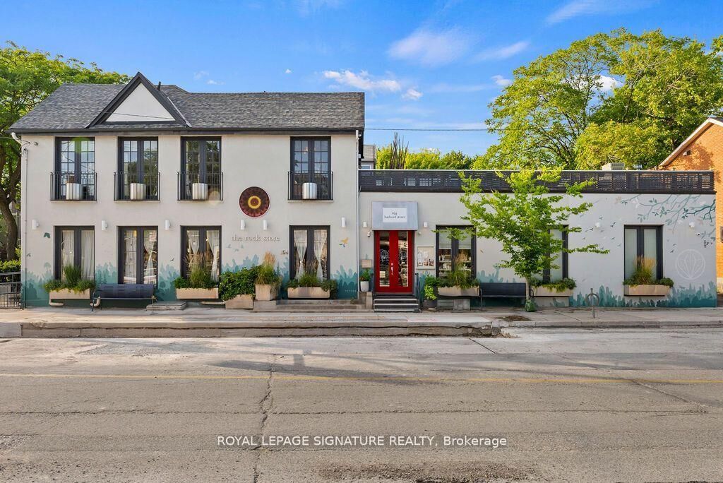 Property Photo: 154 Harbord Street ON M5S 1H2