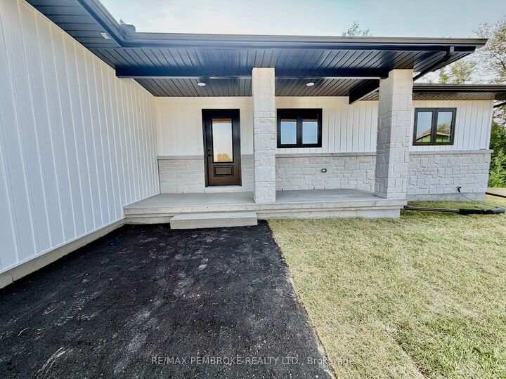 Property Photo: 55 Eddy Crescent ON K8A 0M1