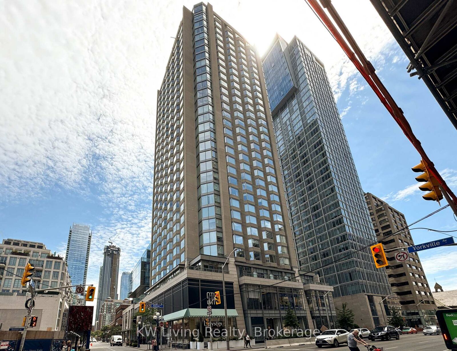 Property Photo:  155 Yorkville Avenue 517  ON M5R 0B4 