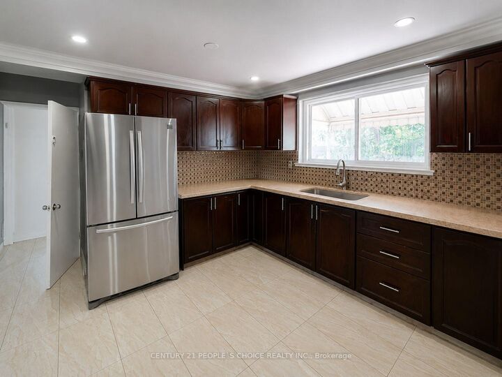Property Photo:  105 Lexington Avenue  ON M9V 2G9 