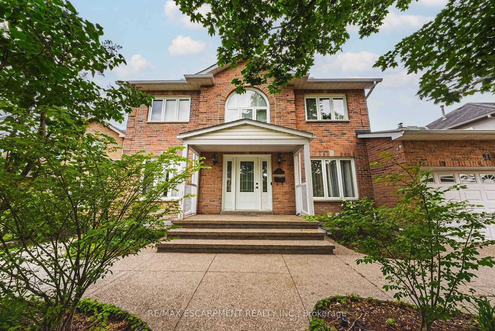 Property Photo: 21 Moss Boulevard ON L9H 6S3