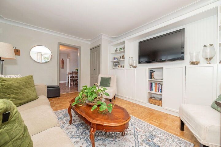 Property Photo:  31 Mary Street  ON K8H 1R8 