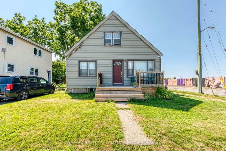 Property Photo: 58 Carlton Street ON L2R 1P8