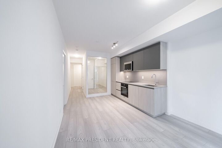 Property Photo:  400 King Street W 511  ON M5V 1K2 