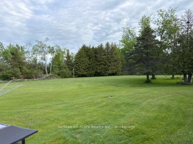 Property Photo: 12 Stephen Court ON K0M 1L0