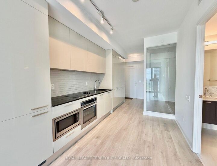 Property Photo:  3 Gloucester Street 1611  ON M4Y 0C6 