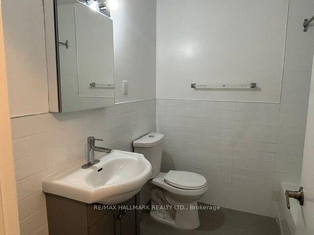 Property Photo:  515 North Service Road 2-409  ON L5A 1B3 