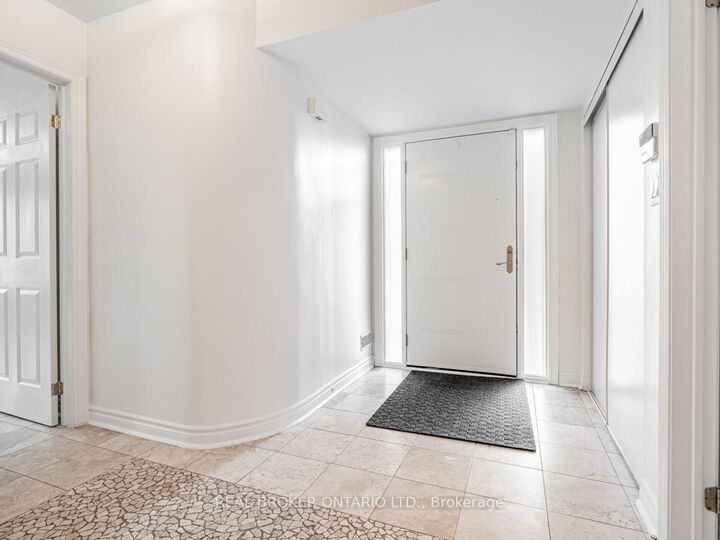 Property Photo:  102 Natalie Place  ON M4M 3P7 