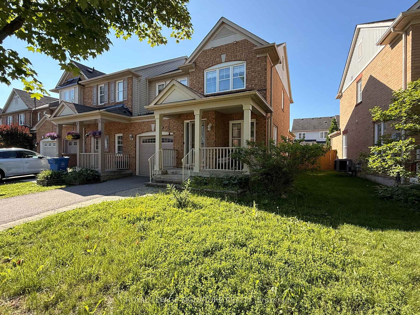 Property Photo:  211 Chilcott Crescent (Main &Amp 2nd Floor)  ON L3X 3G6 