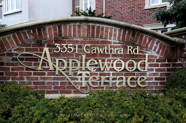 Property Photo: 3351 Cawthra Road 215 ON L5A 4N5