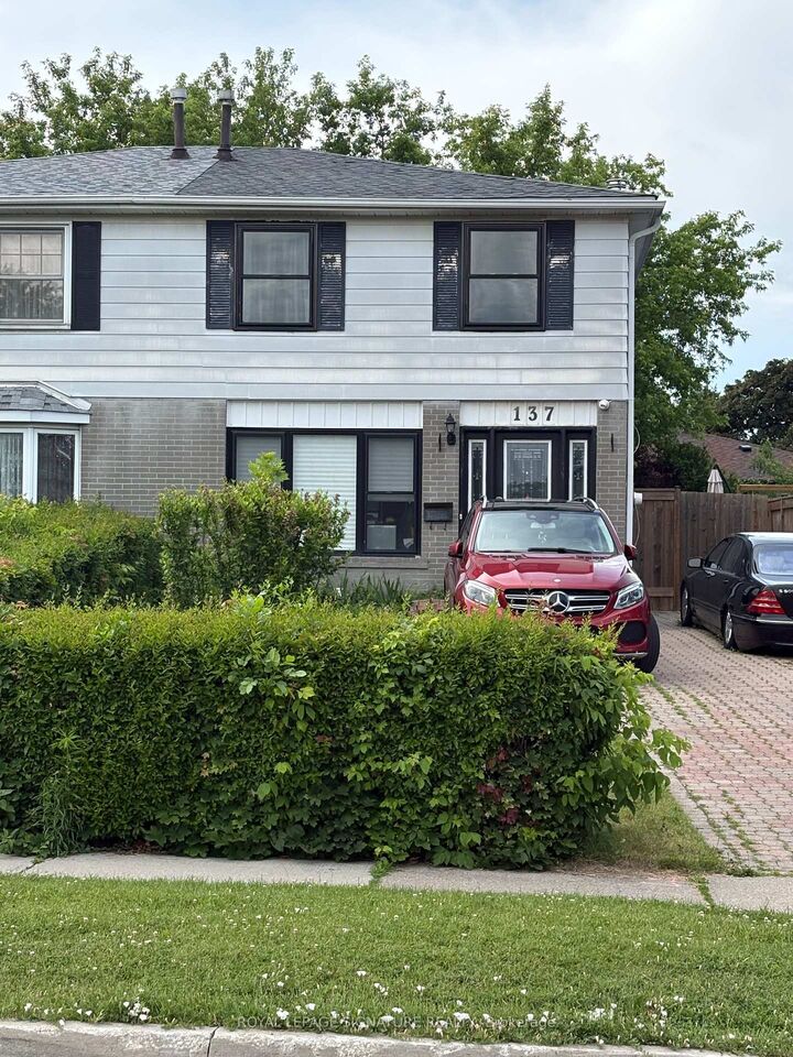 Property Photo:  137 Madoc Drive Main/Upper  ON L6V 2A5 