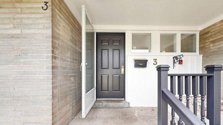 Property Photo:  3 Greengate Road  ON M3B 1E7 