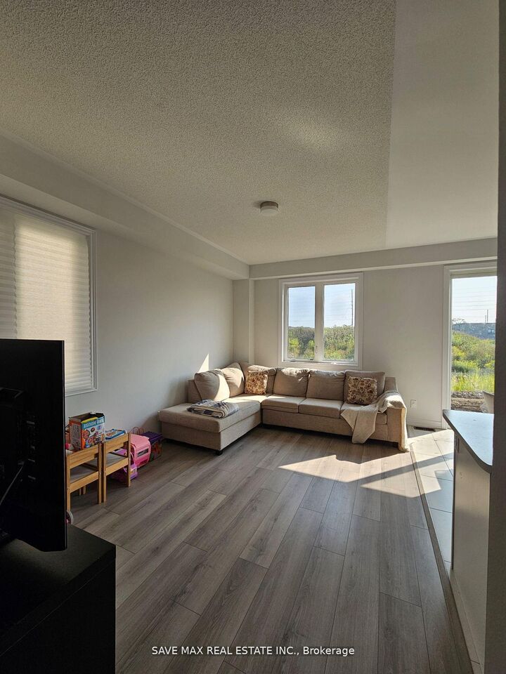 Property Photo:  1084 Lockie Drive  ON L1L 0R9 