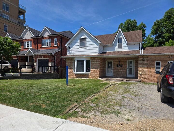 Property Photo: 22 Centre Street 1 ON L4G 1J6
