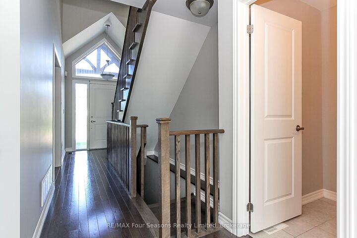 Property Photo:  12 Robbie Way  ON L9Y 0X5 