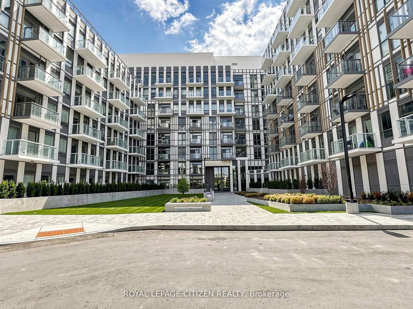 Property Photo: 1005 Dundas Avenue 324 ON L6H 8C7