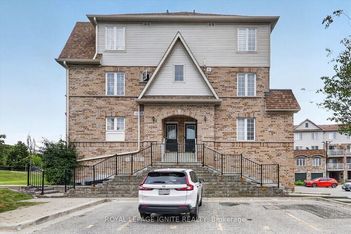 Property Photo: 200 McLevin Avenue 90 ON M1B 6C8