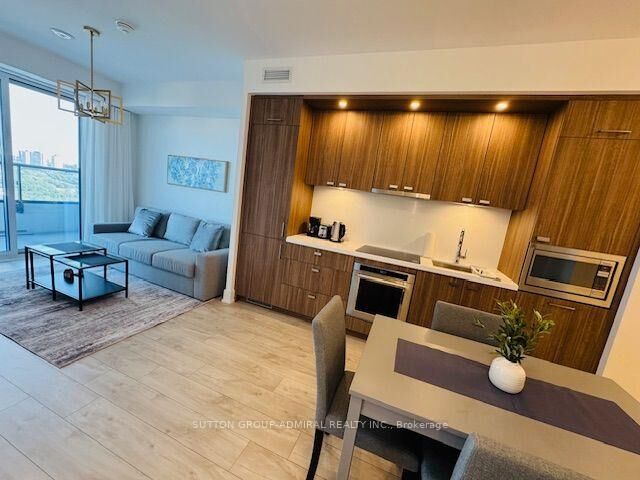Property Photo:  10 Inn On The Park Drive 1605  ON M3C 0P9 