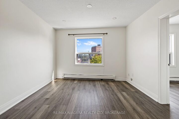 Property Photo:  237 Church Street 2  ON L2R 3E8 