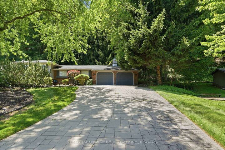 Property Photo: 38 Kingsway Boulevard ON L3M 3E7