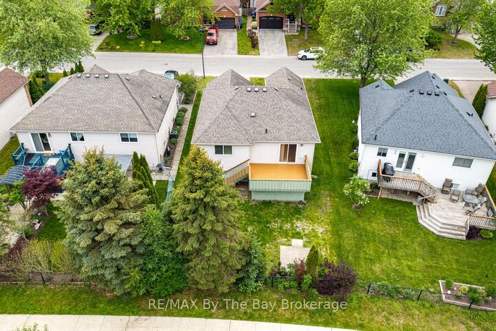 Property Photo: 39 Rose Valley Way ON L9Z 3C5