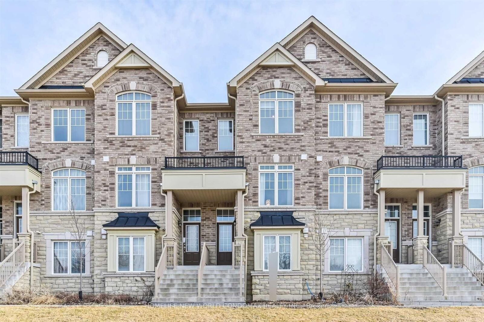 Property Photo:  101 Dundas Way  ON L6E 0R7 