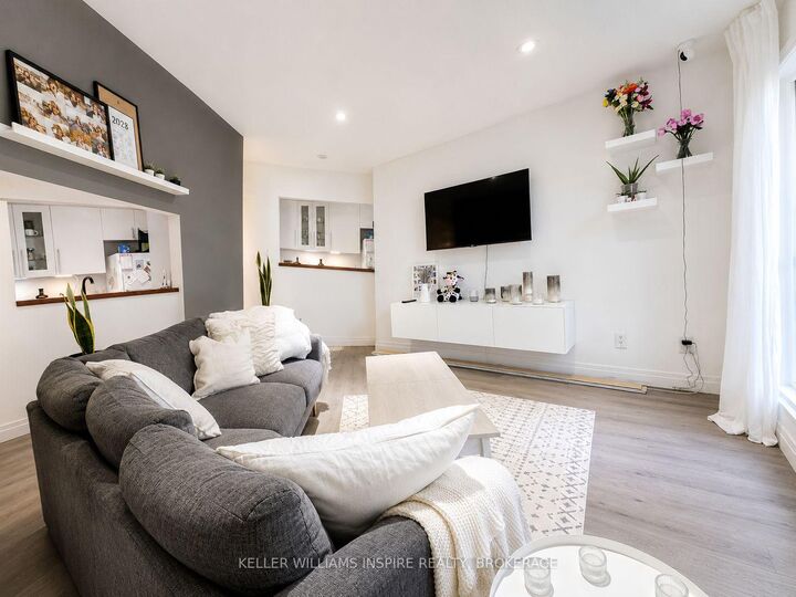 Property Photo:  266 Lorry Greenberg Drive 9  ON K1T 3J9 