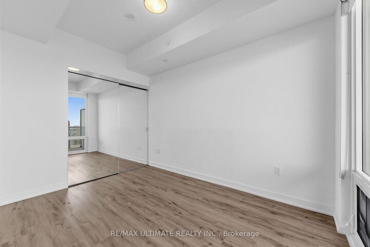 Property Photo:  15 Queens Quay E 1901  ON M5E 0A5 