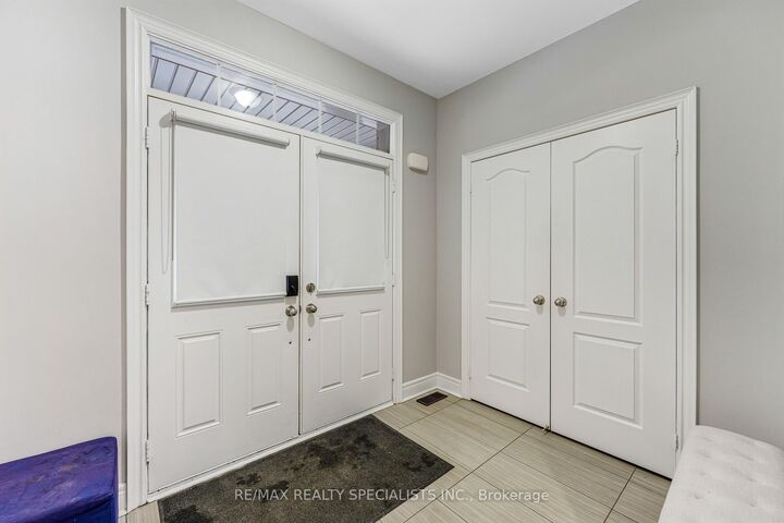 Property Photo: 171 Rising Hill Ridge ON L6Y 6B2