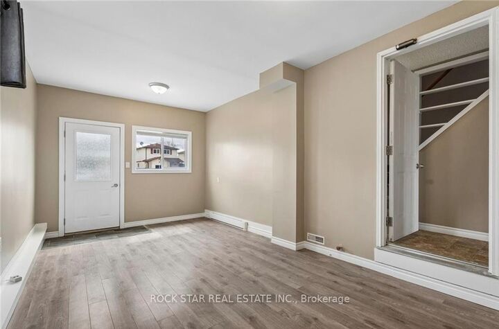 Property Photo: 62 Corbett Drive ON L4M 5V2