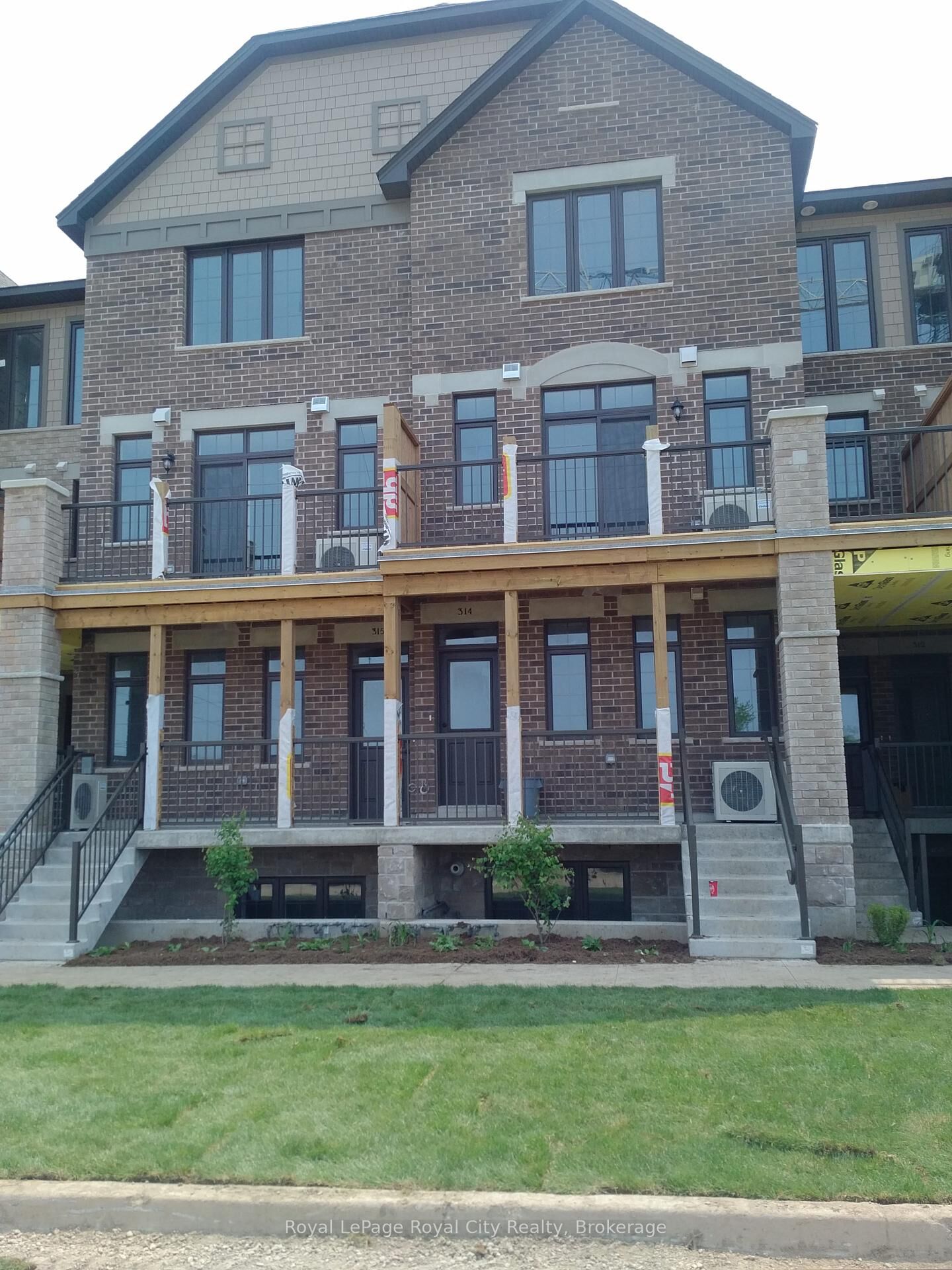 Property Photo:  333 Gosling Gardens 207  ON N1L 0P8 