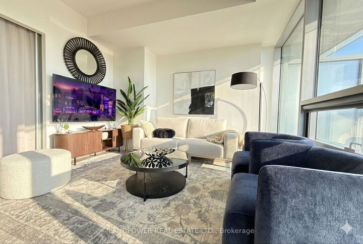 Property Photo:  14 York Street 6009  ON M5J 0B1 