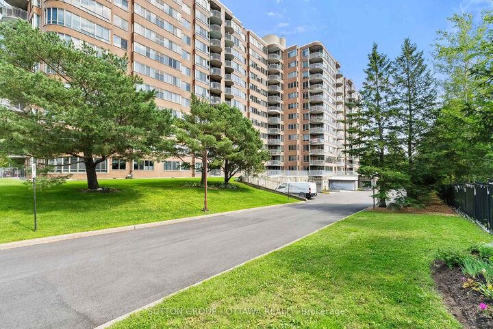 Property Photo:  100 Grant Carman Drive  ON K2E 8B8 