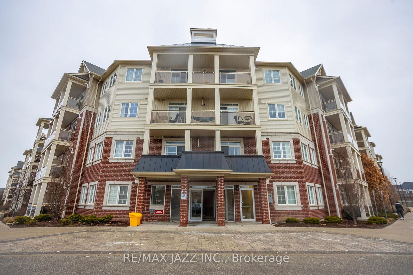 Property Photo:  80 Aspen Springs Drive 308  ON L1C 0V4 